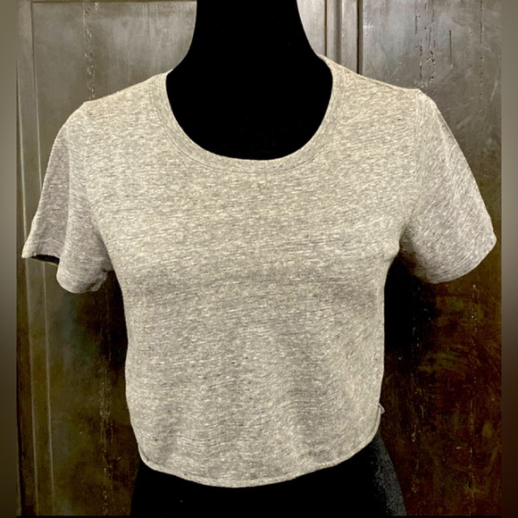 Aeropostale gray cropped t-shirt - Size small petite - Picture 1 of 7